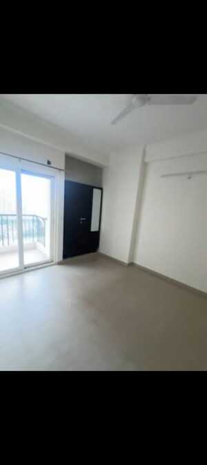 Room in 3 BHK Apartment at Paramount Emotions, Sector 1 Greater Noida – for Rent