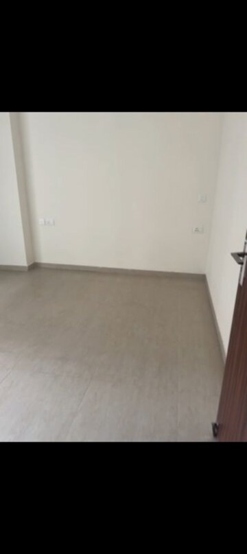 Room in 3 BHK Apartment at Paramount Emotions, Sector 1 Greater Noida – for Rent