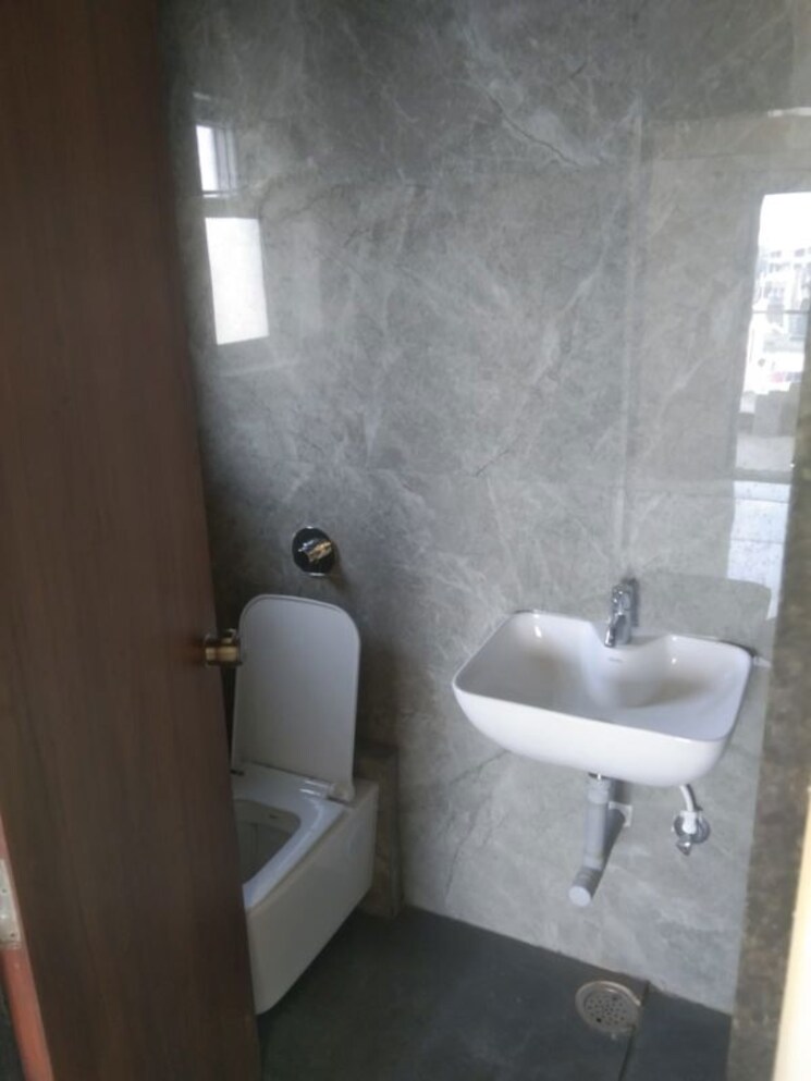 Bathroom, new manish nagar 3 Bedroom 1450 Sq.Ft. Apartment In New Manish Nagar Nagpur 9839666