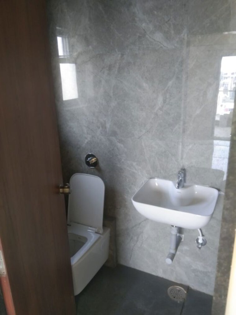 Bathroom, new manish nagar 3 Bedroom 1450 Sq.Ft. Apartment In New Manish Nagar Nagpur 9839666