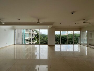 Room in 5 BHK Apartment at G Corp Sky Gardens, Richmond Town – for Sale