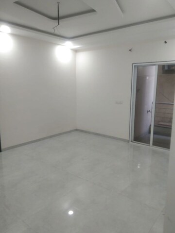 Room in 3 BHK Apartment at Manewada – for Rent