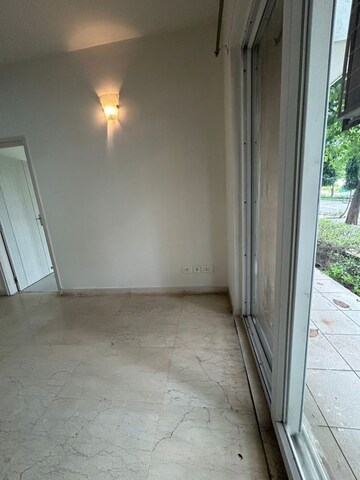 Room in 3 BHK Builder Floor at BPTP Astaire Gardens, Sector 70a – for Rent