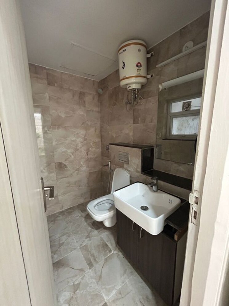 Bathroom, bptp-astaire-gardens 3 Bedroom 1276 Sq.Ft. Builder Floor In Sector 70a Gurgaon 9839722