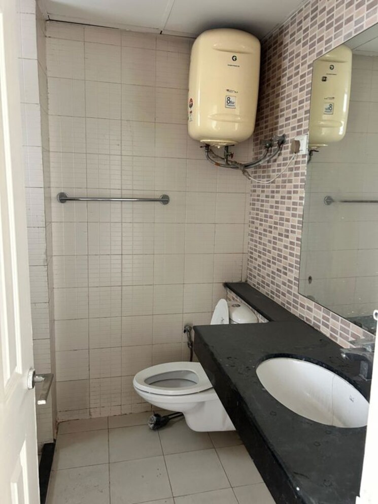 Bathroom, bptp-park-prime 3 Bedroom 1360 Sq.Ft. Apartment In Sector 66 Gurgaon 9839754