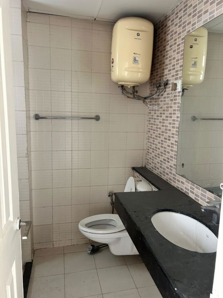Bathroom, bptp-park-prime 3 Bedroom 1360 Sq.Ft. Apartment In Sector 66 Gurgaon 9839754
