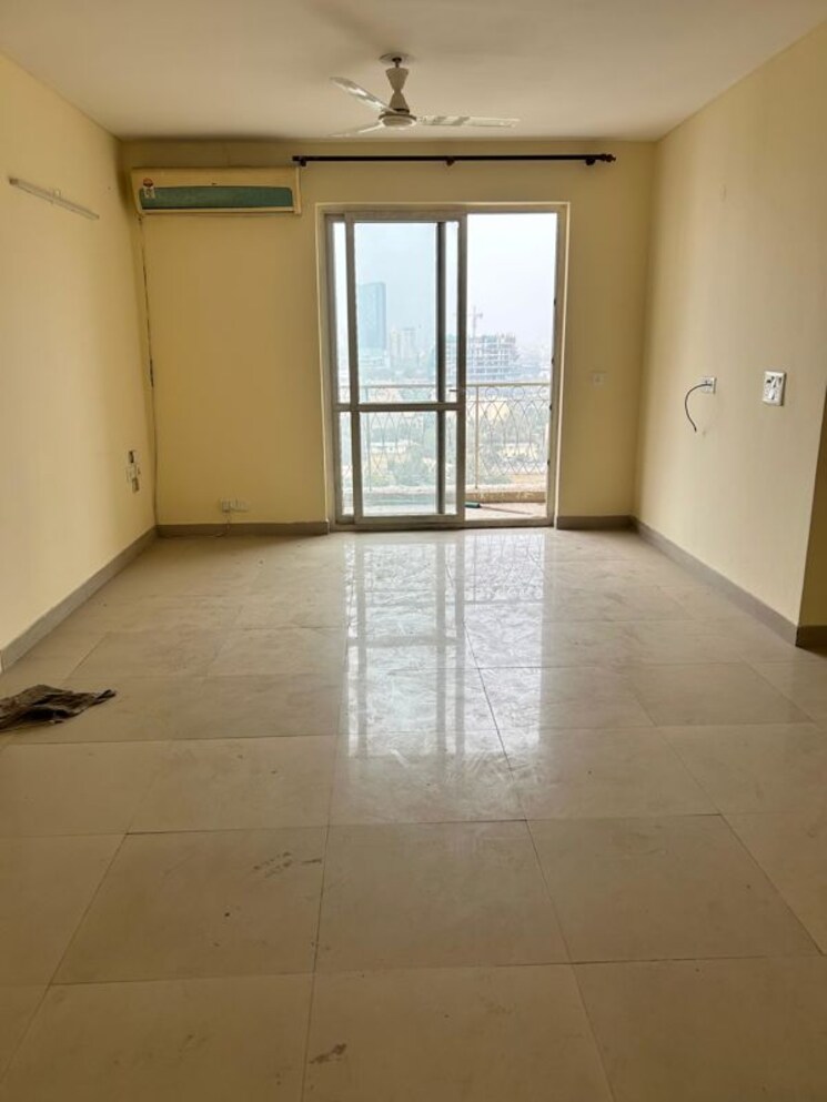 Room, bptp-park-prime 3 Bedroom 1360 Sq.Ft. Apartment In Sector 66 Gurgaon 9839754