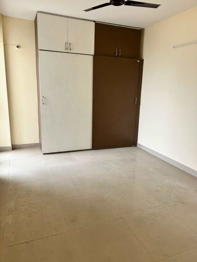 Room, bptp-park-prime 3 Bedroom 1360 Sq.Ft. Apartment In Sector 66 Gurgaon 9839754