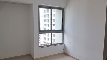 Room in 2 BHK Apartment at Kalpataru Immensa, Kolshet Road – for Rent
