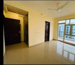 Room in 3 BHK Apartment at MI Rustle Court, Gomti Nagar – for Rent