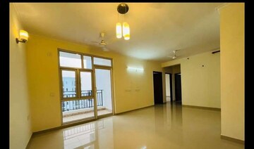Room in 3 BHK Apartment at MI Rustle Court, Gomti Nagar – for Rent