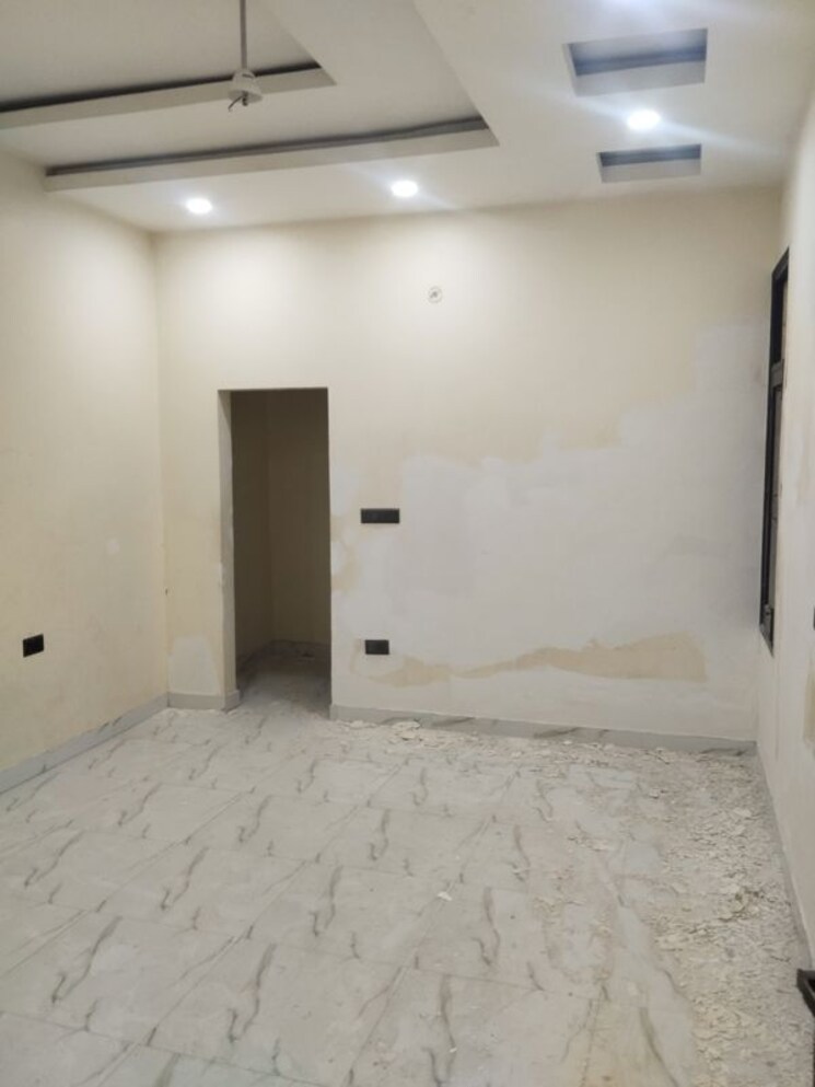 Room, viraj khand 6+ Bedroom 3050 Sq.Ft. Independent House In Viraj Khand Lucknow 9840097