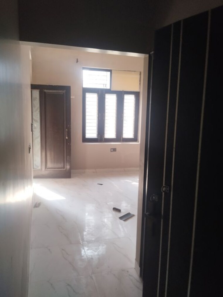 Room, viraj khand 6+ Bedroom 3050 Sq.Ft. Independent House In Viraj Khand Lucknow 9840097