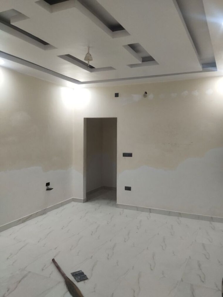 Room, vineet khand 6+ Bedroom 2560 Sq.Ft. Independent House In Vineet Khand Lucknow 9840098