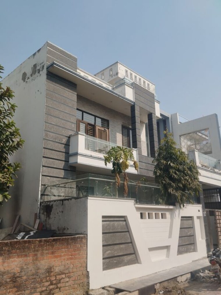 Exterior View, vineet khand 6+ Bedroom 2560 Sq.Ft. Independent House In Vineet Khand Lucknow 9840098