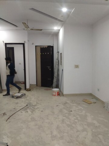 Room in 3 BHK Independent House at Viraj Khand – for Rent