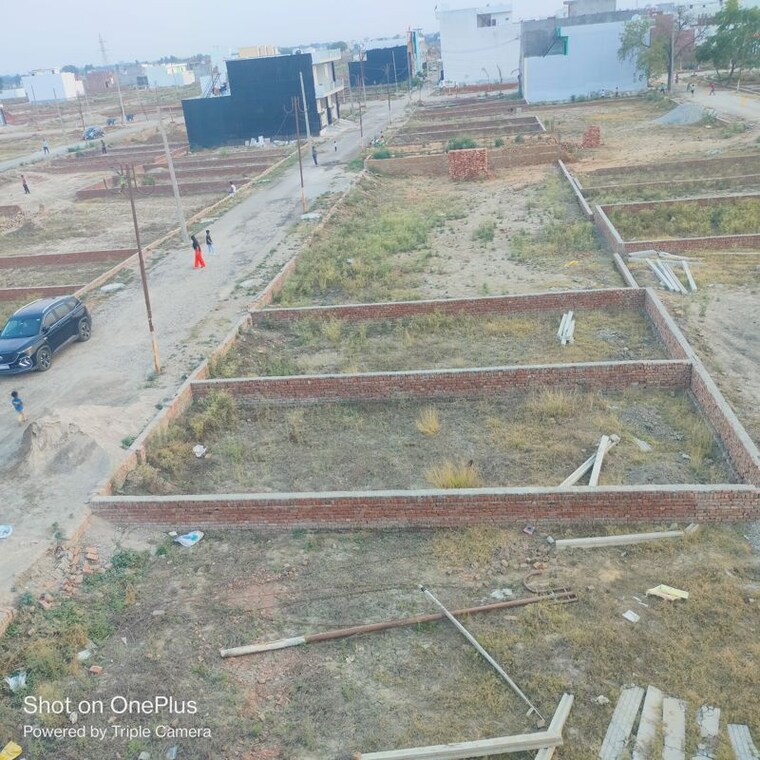 Garden, modipuram  125 Sq.Yd. Plot In Modipuram Meerut 9840105