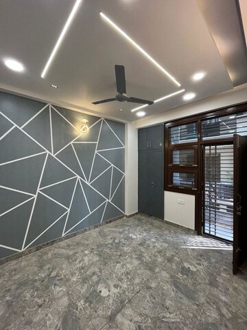 Parking in 3 BHK Builder Floor at Govindpuram Residency, Govindpuram – for Sale