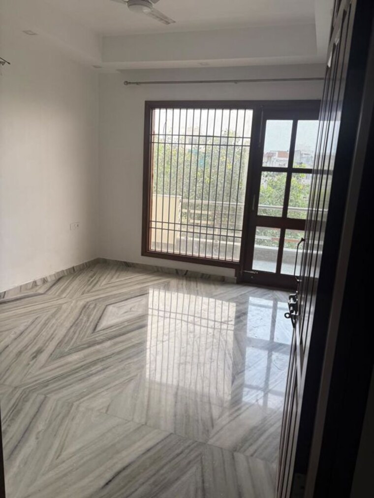 Room, empire-floors 3 Bedroom 1700 Sq.Ft. Builder Floor In Sector 57 Gurgaon 9840144