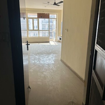 Room in 3 BHK Apartment at Sector 61 – for Rent