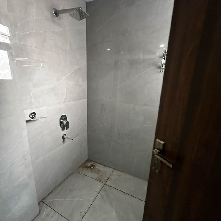 Bathroom, sector 45 2 Bedroom 100 Sq.Yd. Builder Floor In Sector 45 Gurgaon 9840154