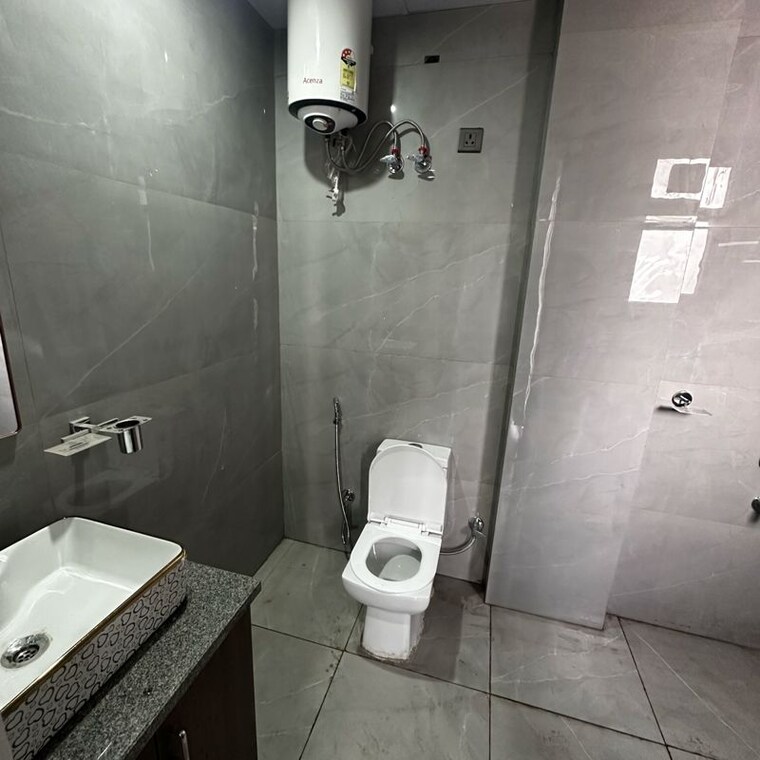 Bathroom, sector 45 2 Bedroom 100 Sq.Yd. Builder Floor In Sector 45 Gurgaon 9840154