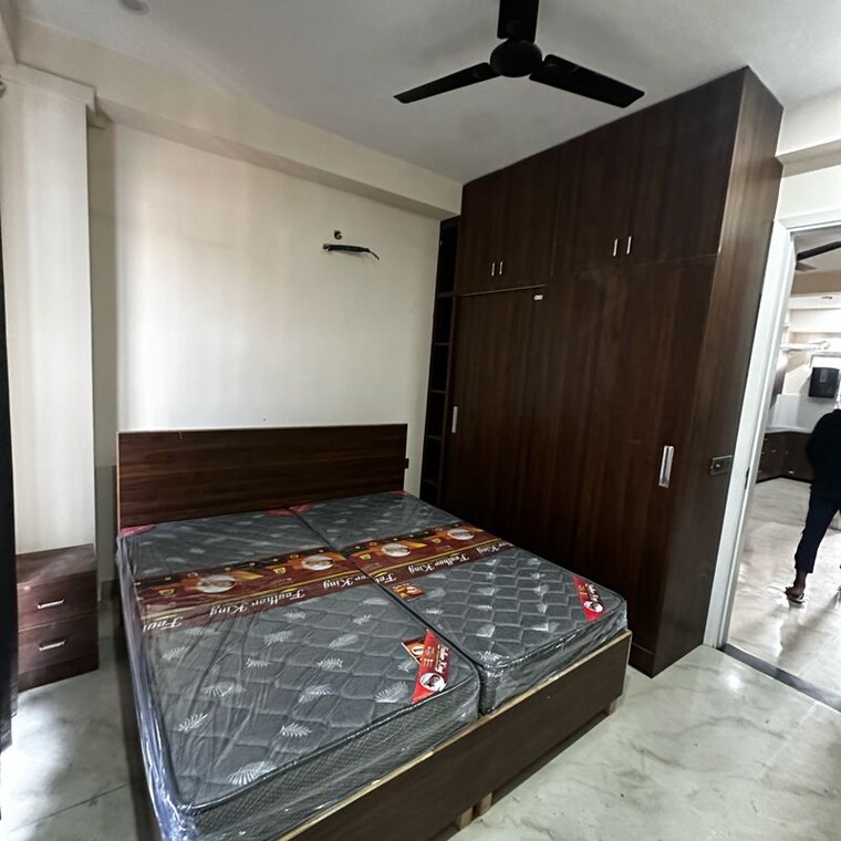 Bedroom, sector 45 2 Bedroom 100 Sq.Yd. Builder Floor In Sector 45 Gurgaon 9840154