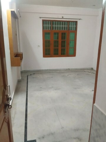 Room in 2 BHK Independent House at Gomti Nagar – for Rent
