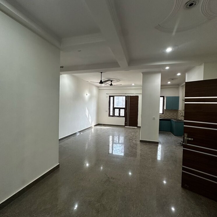 Room, sector 52 3 Bedroom 1800 Sq.Ft. Builder Floor In Sector 52 Gurgaon 9840168