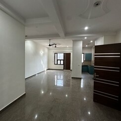 3 BHK Builder Floor For Rent in Sector 52