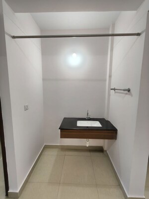 Furnished Amenities in 3 BHK Apartment at Indiranagar – for Rent