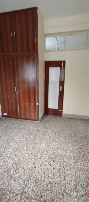 Room in 2.5 BHK Apartment at Eiffel Vivassa Estate, Bagiamau – for Rent