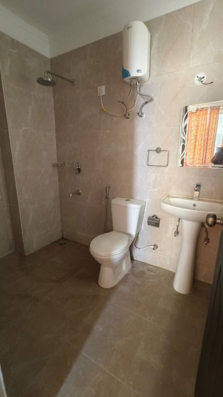 Bathroom, eiffel-vivassa-estate 2.5 Bedroom 1610 Sq.Ft. Apartment In Bagiamau Lucknow 9840214