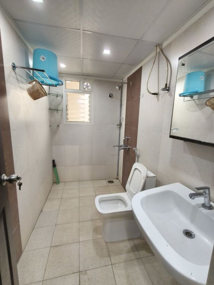 Bathroom, kodihalli 3 Bedroom 1900 Sq.Ft. Apartment In Kodihalli Bangalore 9840217