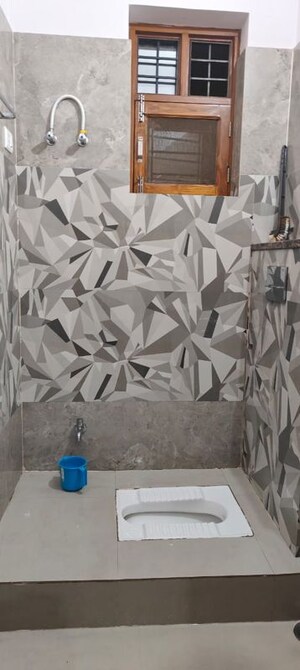 Staircase in 3.5 BHK Apartment at Omaxe Waterscapes, Gomti Nagar – for Rent