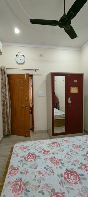 Furnished Amenities in 3.5 BHK Apartment at Omaxe Waterscapes, Gomti Nagar – for Rent