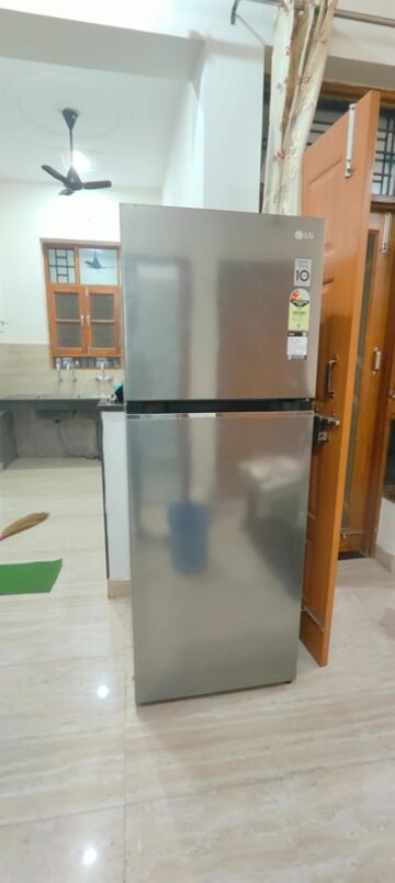 Furnished Amenities in 3.5 BHK Apartment at Omaxe Waterscapes, Gomti Nagar – for Rent