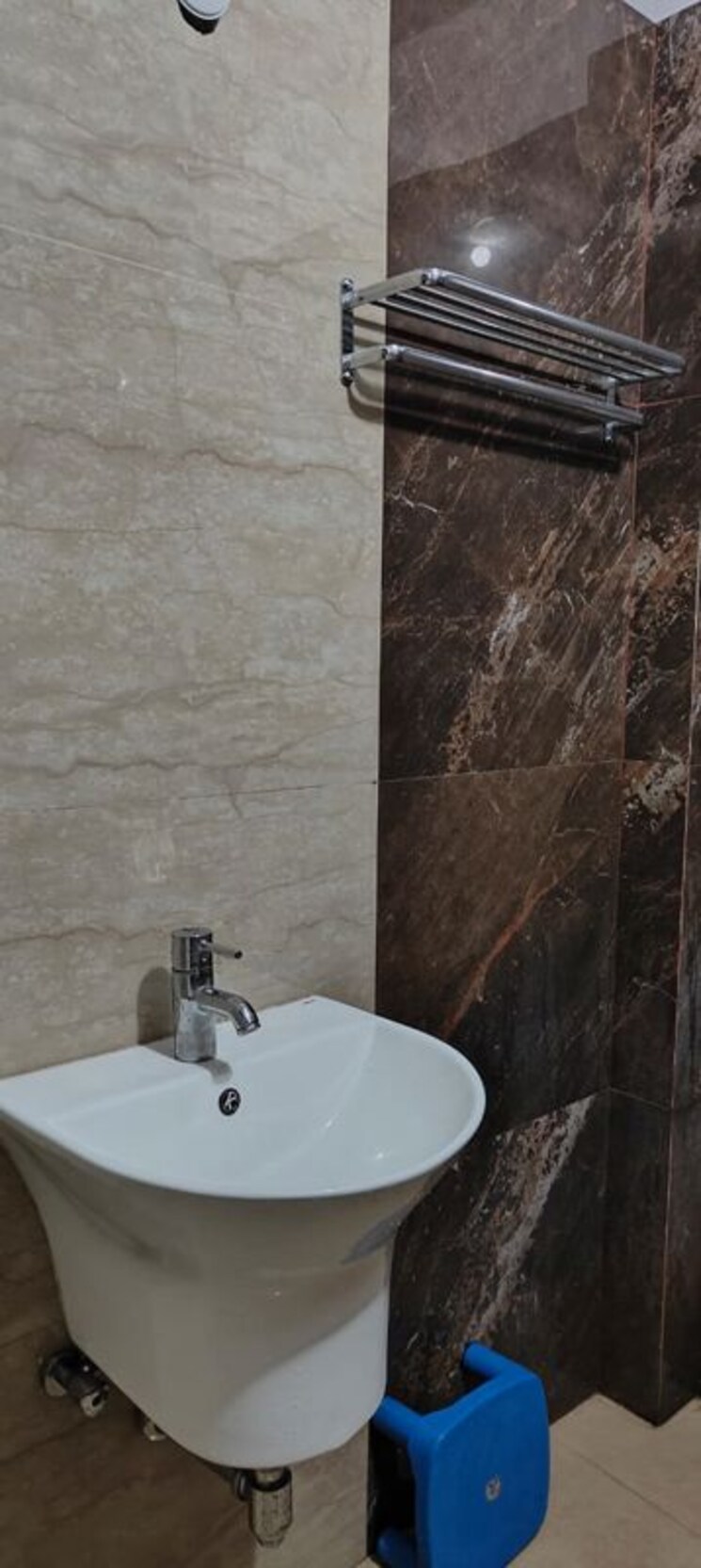 Bathroom, omaxe-waterscapes 3.5 Bedroom 1955 Sq.Ft. Apartment In Gomti Nagar Lucknow 9840221