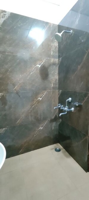 Furnished Amenities in 3.5 BHK Apartment at Omaxe Waterscapes, Gomti Nagar – for Rent