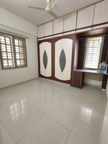 Room in 2 BHK Apartment at Murugesh Palya – for Rent