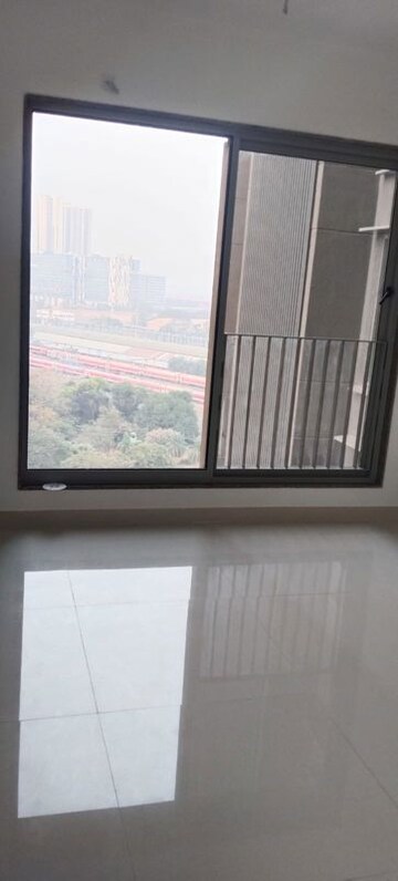 Room in 3 BHK Apartment at Sunteck City Avenue 4, Goregaon West – for Rent