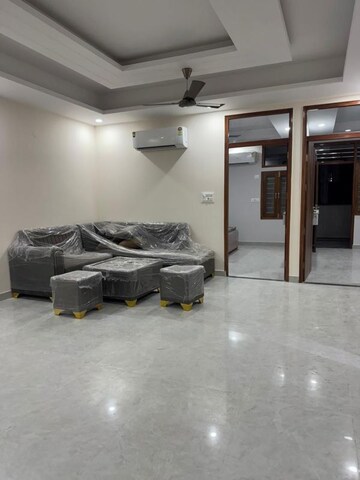 Parking in 3 BHK Builder Floor at Sector 51 – for Rent