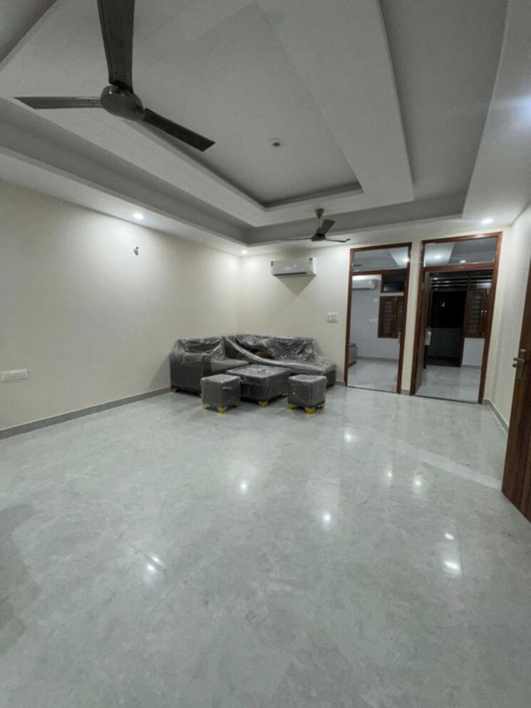  Parking, sector 38 3 Bedroom 2475 Sq.Ft. Builder Floor In Sector 38 Gurgaon 9840287