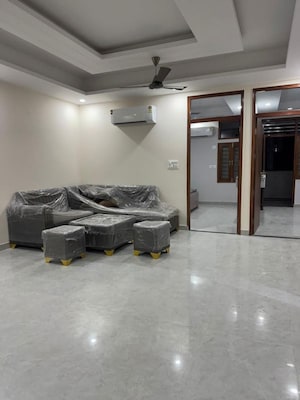 Parking in 3 BHK Builder Floor at Sector 47 – for Rent