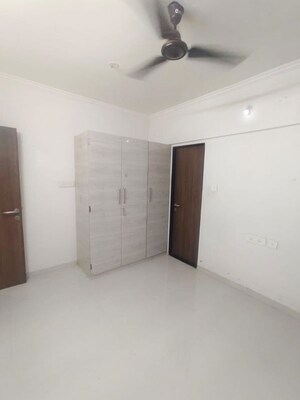 Room in 2 BHK Apartment at Worli – for Rent