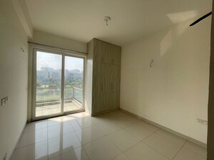 Room in 3 BHK Villa at BPTP Amstoria, Sector 102 – for Rent