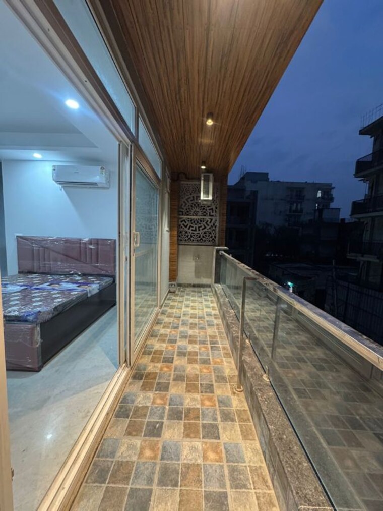 Balcony, sector 45 3 Bedroom 2424 Sq.Ft. Builder Floor In Sector 45 Gurgaon 9840316