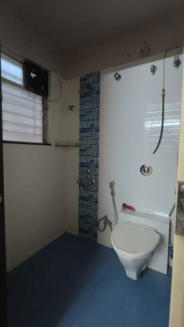 Bathroom, tulshibaugwale-colony 2 Bedroom 850 Sq.Ft. Apartment In Sahakar Nagar Pune 9840328
