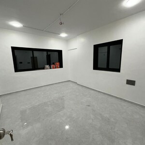 Room in 1 BHK Apartment at Nahars Everest, Yari Road – for Rent