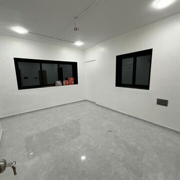 Room in 1 BHK Apartment at Nahars Everest, Yari Road – for Rent